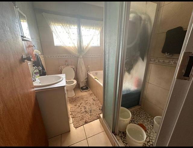 4 BEDROOM HOUSE FOR SALE IN VISAGIE PARK